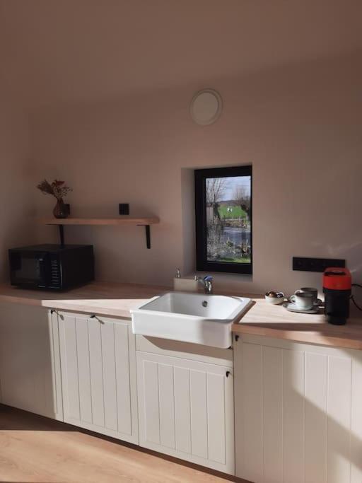 Kruisem Komo Hill Stays - Guestroom Komo Cosy מראה חיצוני תמונה